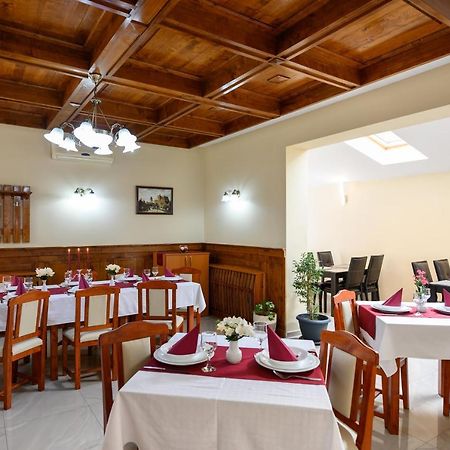 Juliu'S Panzio Csikszereda Otel Dış mekan fotoğraf